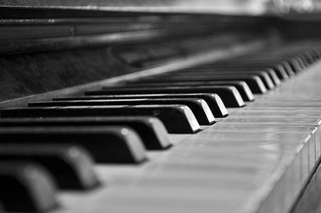 shallow focus of piano keys thumbnail