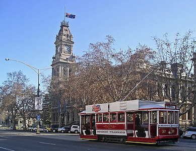 Talking tourist tram in central Bendigo, Victoria, Australia thumbnail