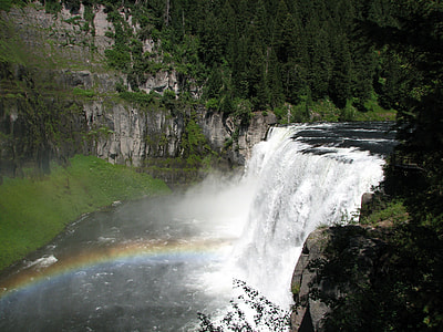 Big Waterfall in nature in Idaho thumbnail