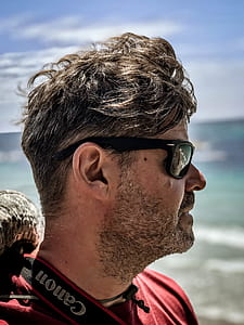 Selective Focus Photography of Man Wearing Sunglasses thumbnail