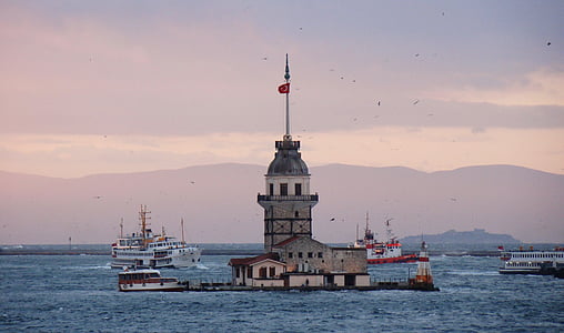 Maiden's Tower, Istanbul, Turkey thumbnail