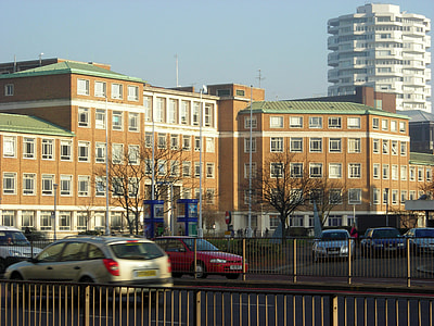 Croydon College's main buildings in Central Croydon, England thumbnail