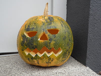 squash Halloween decor thumbnail