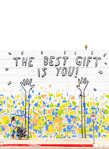 the best gift is you wall painting thumbnail
