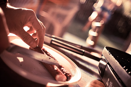 Preparing Sausages for Grill thumbnail