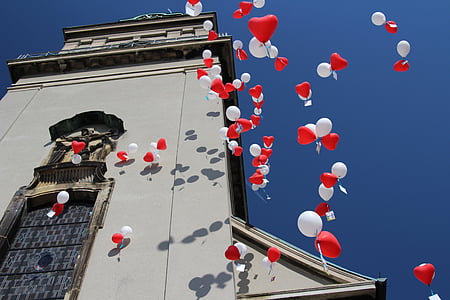 white and red balloon lot thumbnail