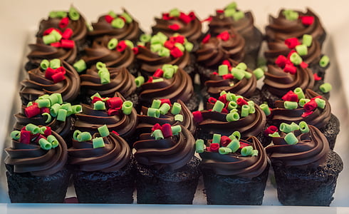 chocolate cupcakes thumbnail