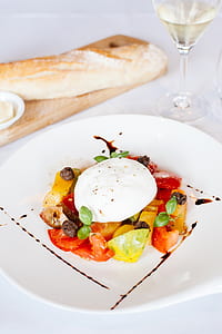 cooked salad with tomatoes thumbnail