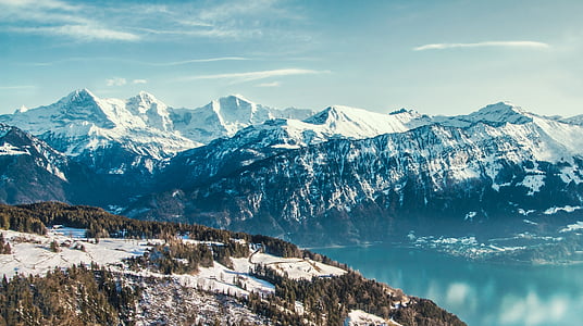 photo of mountain at daytime thumbnail
