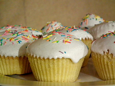 cupcakes with sprinkles on top thumbnail