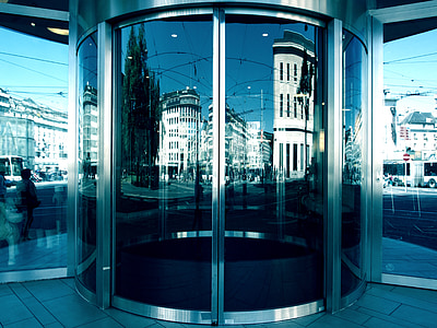 silver mall door thumbnail