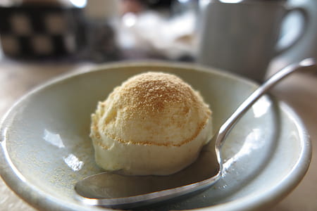 ice cream with spoon beside thumbnail