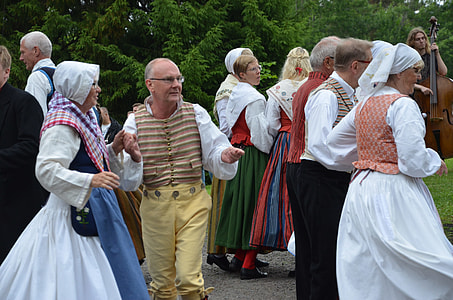 Midsummer, Midsummer Dance thumbnail