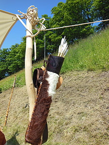 bow arrow on bag thumbnail