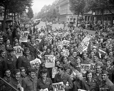 Allied military personnel in Paris celebrating V-J Day, End of World War II thumbnail