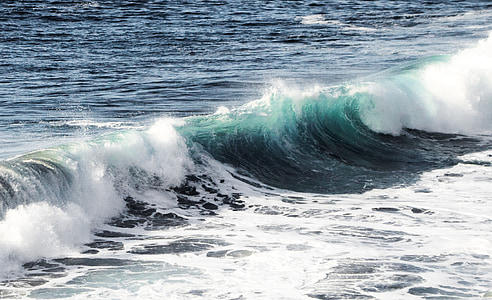 ocean wave during daytime thumbnail