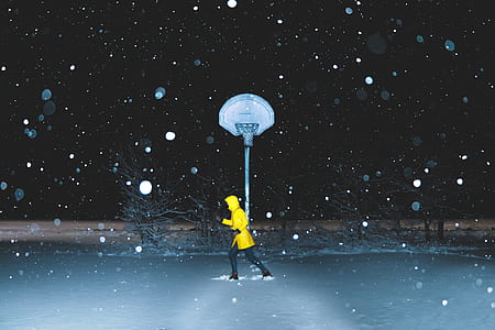 person running under basketball hoop thumbnail
