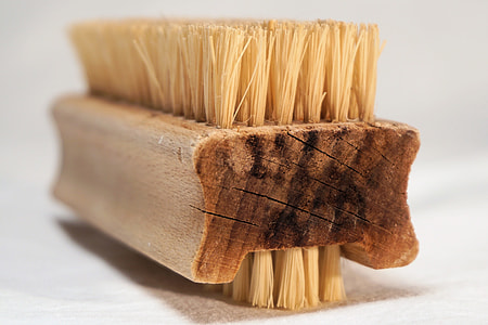 closeup photo of brown wooden brush thumbnail