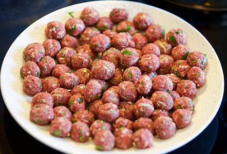 plate of meatballs thumbnail