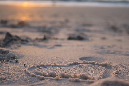 heart-shape sand form thumbnail