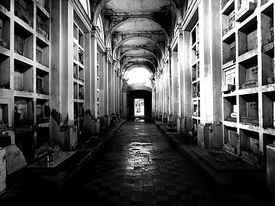grayscale photo of concrete building thumbnail