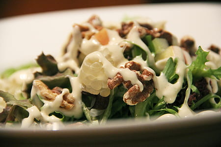 vegetable salad on plate thumbnail