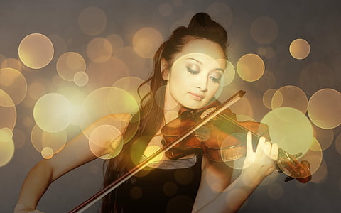woman playing violin thumbnail