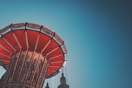 Photo Of An Amusement Ride thumbnail