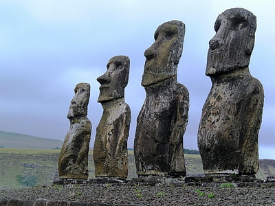 four Moai's thumbnail