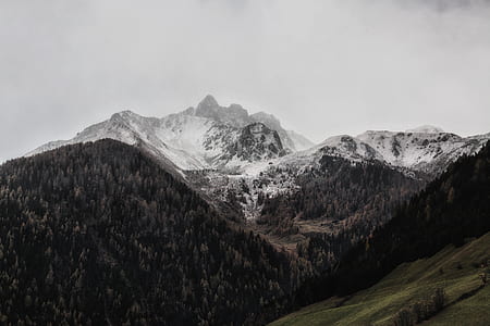 shallow focus photography of mountain thumbnail