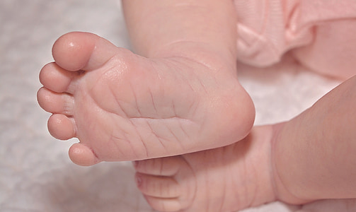 baby's feet thumbnail