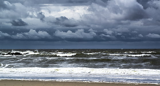 sea waves and white clouds thumbnail