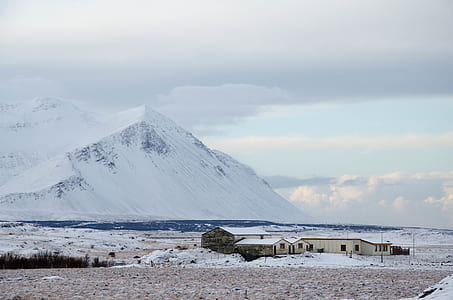 snow covered mountain thumbnail