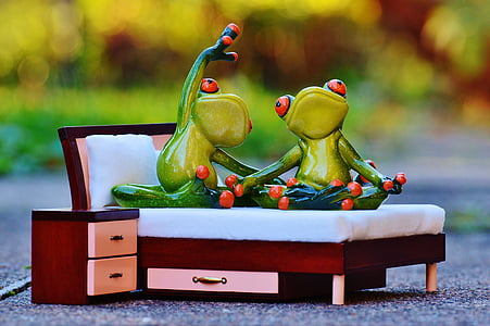 green ceramic frog figurine thumbnail