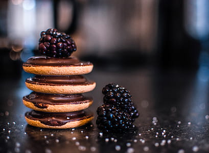 Raspberry on Cookie thumbnail