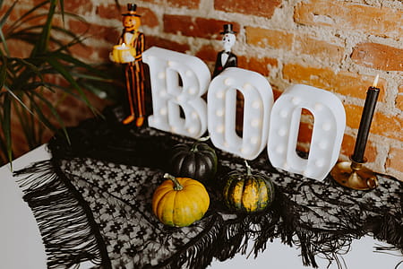 Halloween decorations with Boo Letters thumbnail