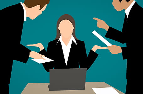 Business people in conflict with each other thumbnail