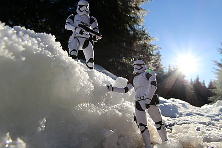 Star Troopers on ice berg thumbnail