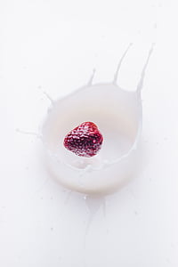 strawberry and milk photography thumbnail