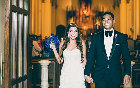 couple wedding inside church thumbnail