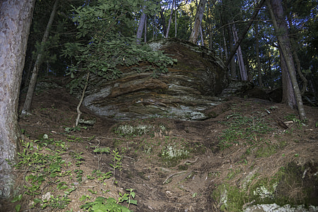 Bluff and Rock Formations at Wisconsin Dells thumbnail