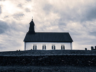 white and black chapel thumbnail