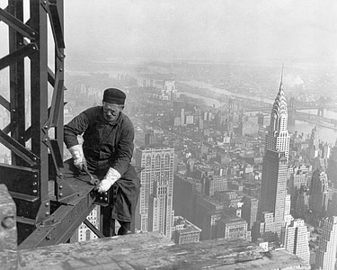greycale photo of Chrysler Building thumbnail