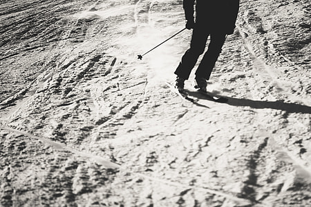 Skiing in black and white thumbnail