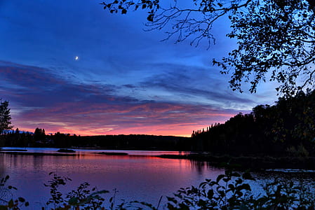 body of water during dusk thumbnail