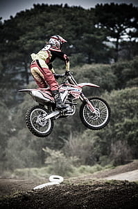 red and white dirt bike thumbnail