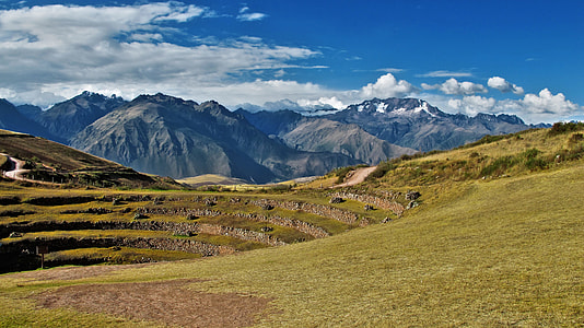 landscape photo of mountain range thumbnail