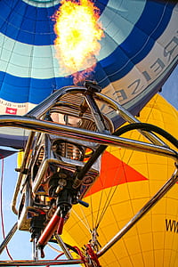 hot air balloons flying in the sky thumbnail