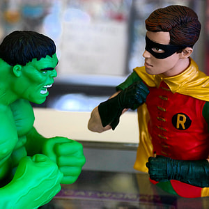 Robin Hood and Hulk plastic toys thumbnail