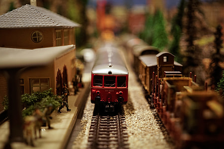 diorama train and houses thumbnail